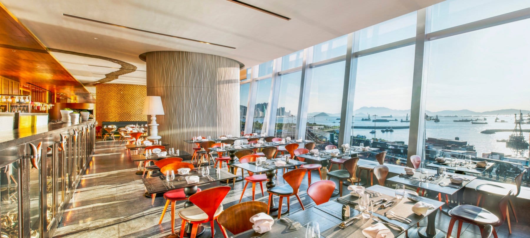 KITCHEN is a modern bistro reflective of W’s signature stylish and fun design.